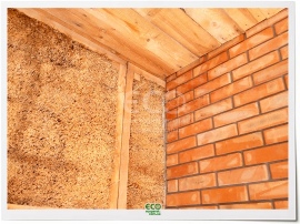 Межкомнатные кирпичные стены в доме выполняют роль термоаккумулятора - Экопанели из ржаной соломы и тростника
